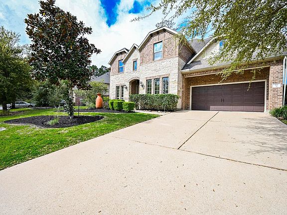 2nd image of 19 Sandwell Pl