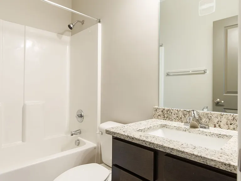 1023 W Gordon St #B3 — Photo 21