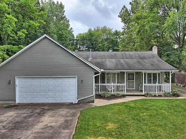 2624 Forest Dr, Hinckley, OH 44233