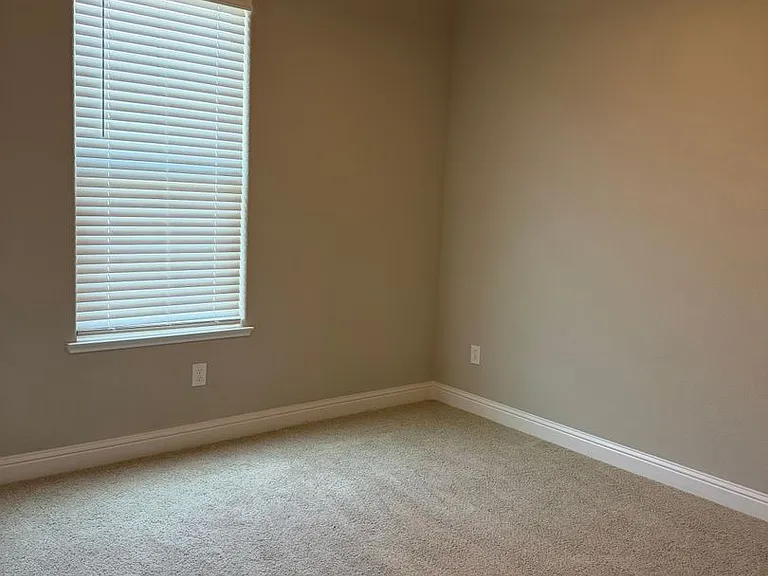424 Sage Ct — Photo 6