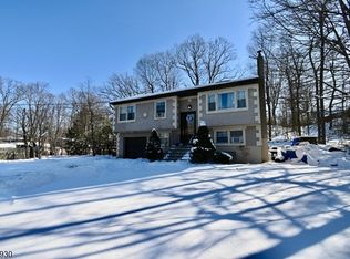 662 Canistear Rd, Highland Lakes, NJ 07422