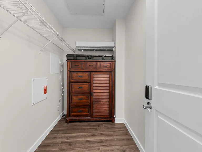 228 S San Dimas Ave — Photo 23