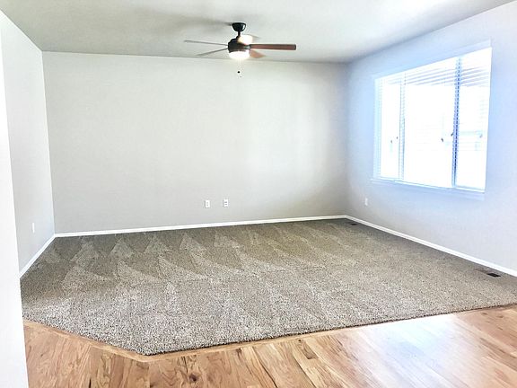 Family Room (16 x 14)