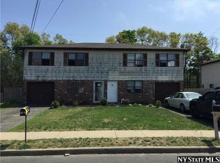 58 Evergreen St, West Babylon, NY 11704
