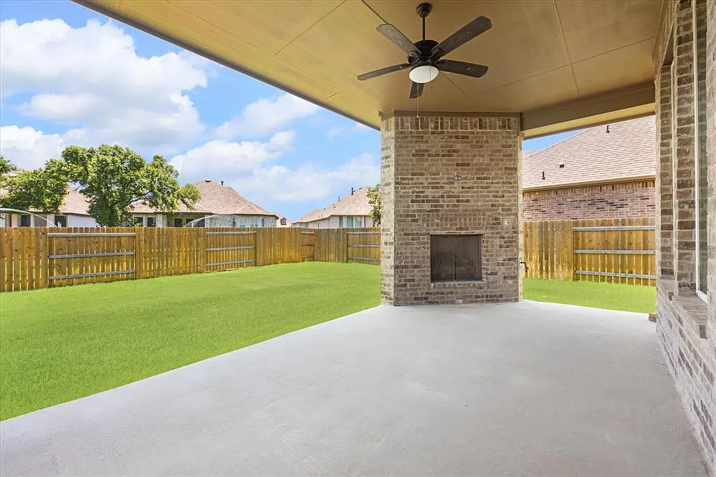 5 bed, 3.0 bath, 3085 sqft, $4,000 — Photo 2