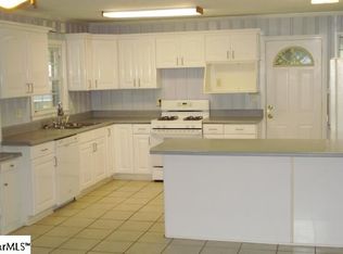 205 Hammett Bridge Rd, Greer, SC 29650