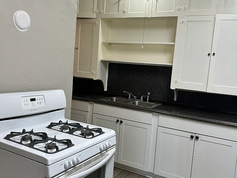 1502 Peck St #1 — Photo 3