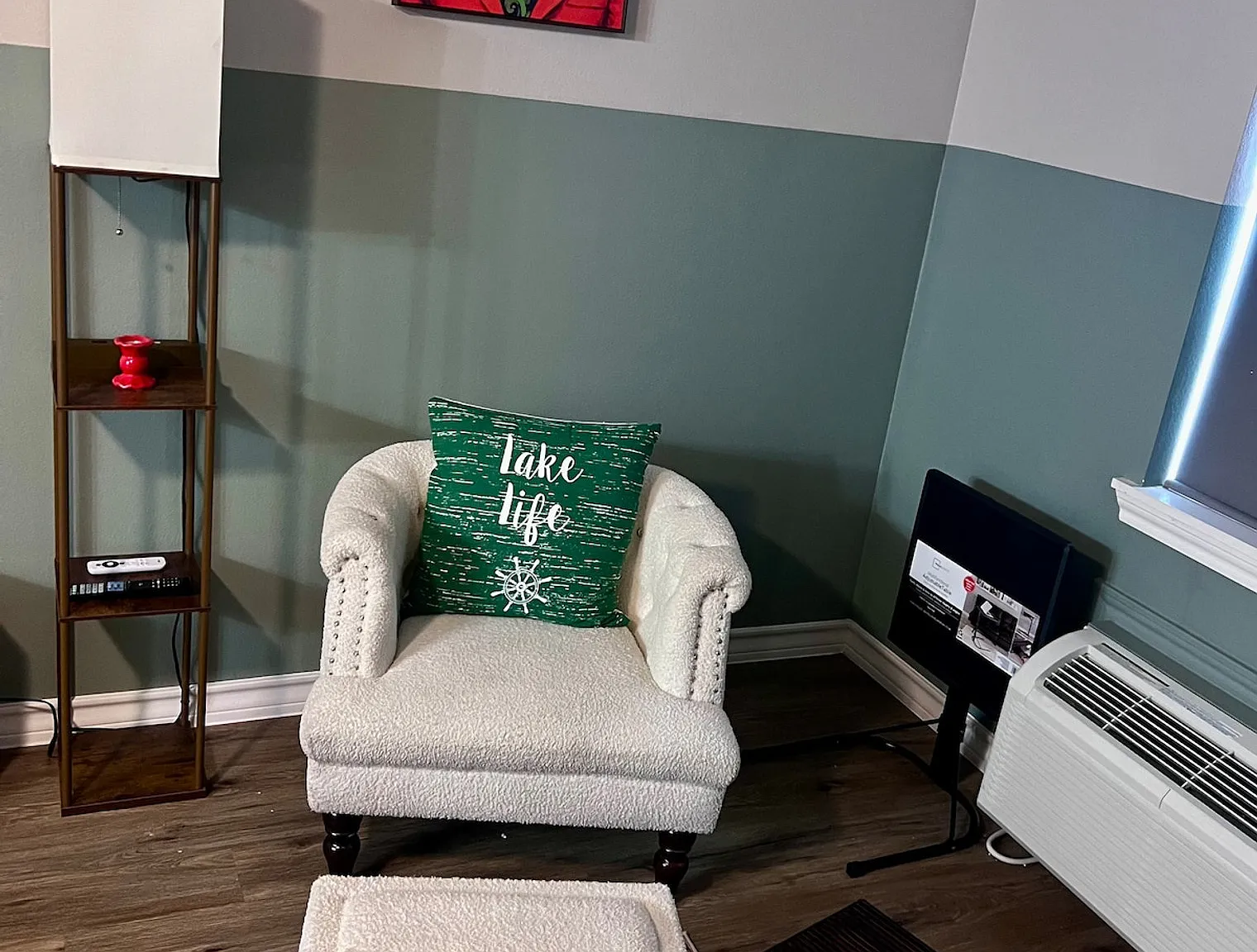 1 bed, 1.0 bath, $2,669 — Photo 2