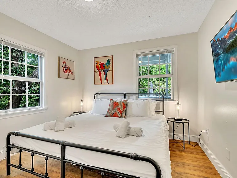 1826 NW South River Dr — Photo 36
