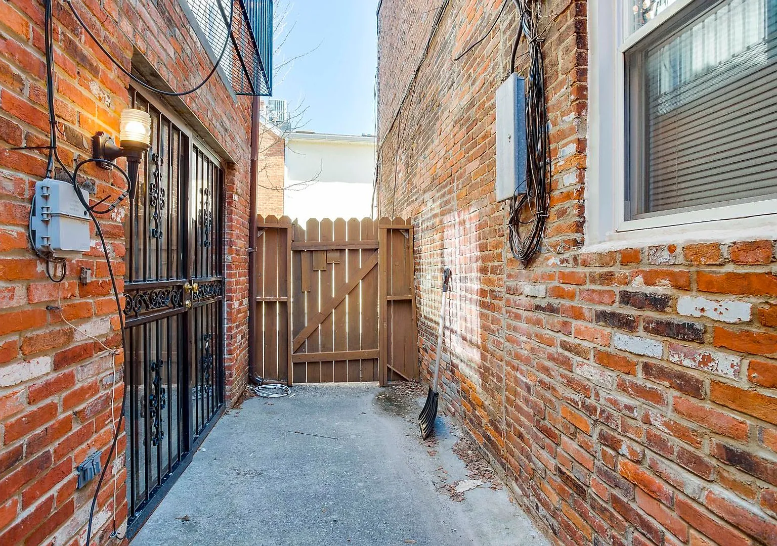 Federal Hill - 7 E. Hamburg St./2-Bedroom, 2-Bathroom Townhouse — Photo 3