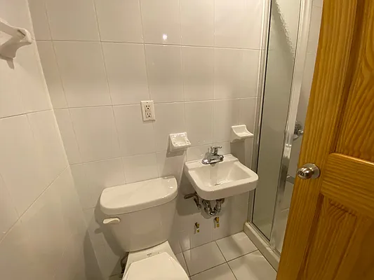 Rented by One New York Realty Inc | media 28