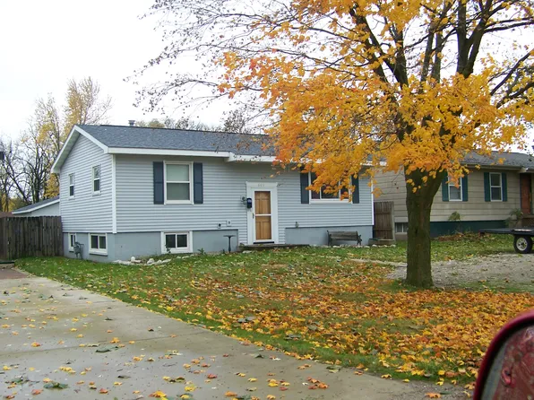 605 W Ash St, Fairbury, IL 61739