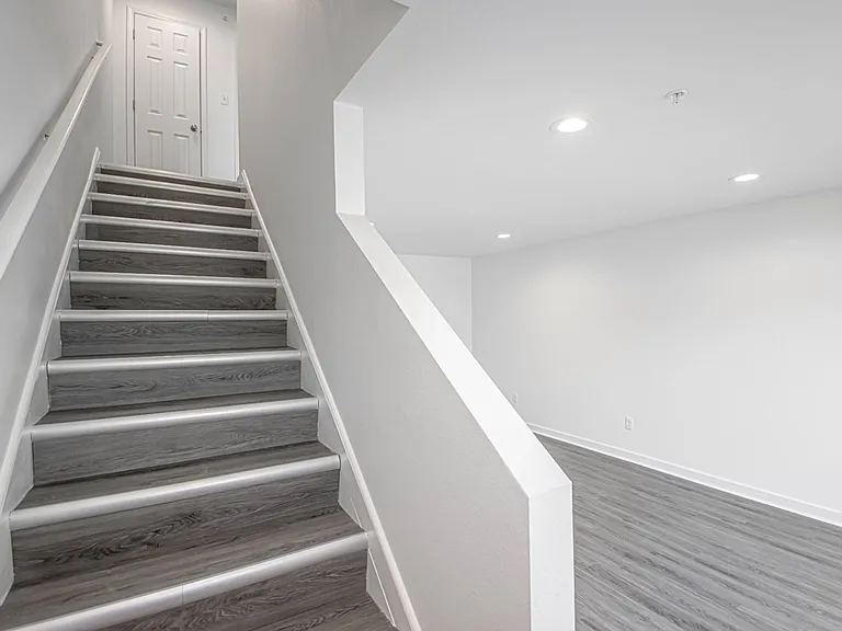 2001 Sanford Dr — Photo 11