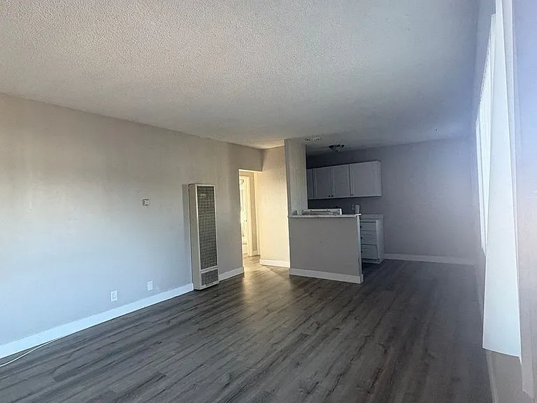 Marine Bay Apartments — Photo 10