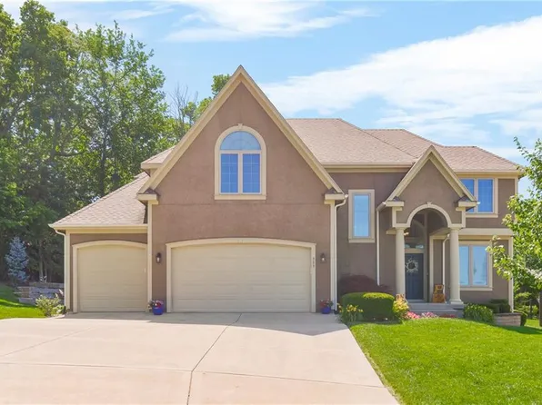 983 E 121st Pl, Olathe, KS 66061