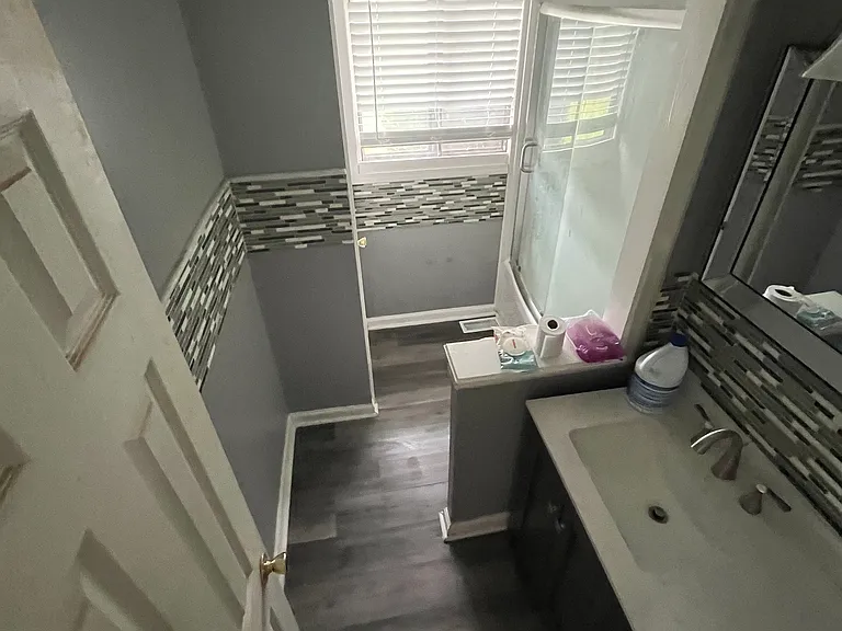 5127 W 33rd St — Photo 5