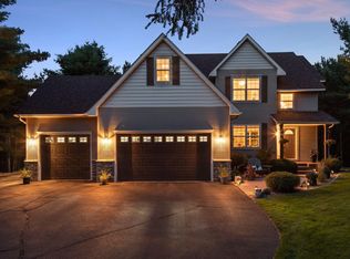 420 Glen Ct, Hudson, WI 54016