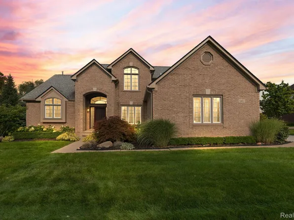 3402 Oxford W, Auburn Hills, MI 48326