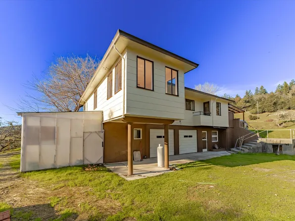 9198 Fort Seward Rd, Blocksburg, CA 95514