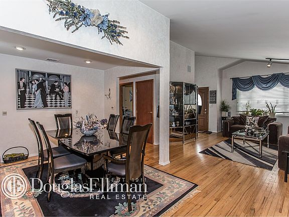 4th image of 71 W 15th St