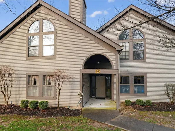 1123 Redtail Hawk Dr #1, Youngstown, OH 44512