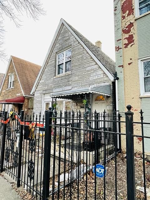 2nd image of 1318 N Harding Ave
