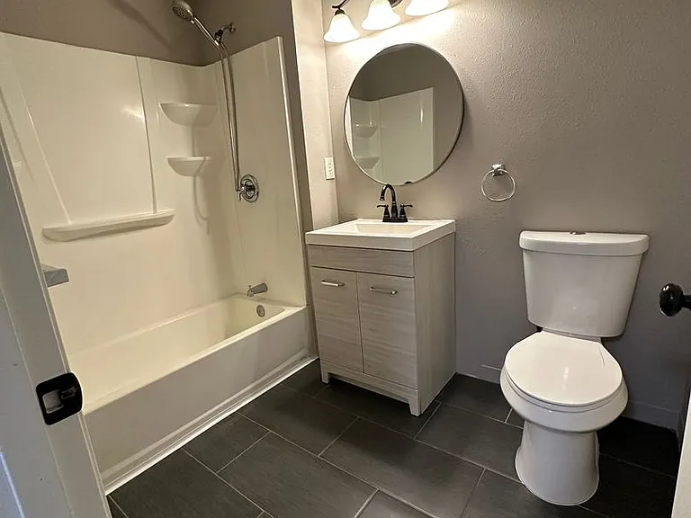 3327 Rockingham Ct NE — Photo 26