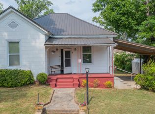 4 Perkins St, Manchester, GA 31816