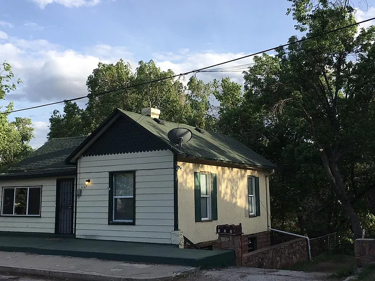 3137 W Pikes Peak Ave — Photo 2