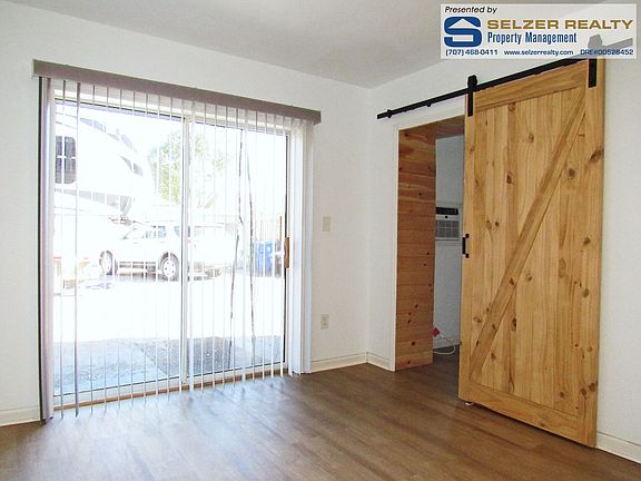 3rd image of 806 Grove Ave APT C