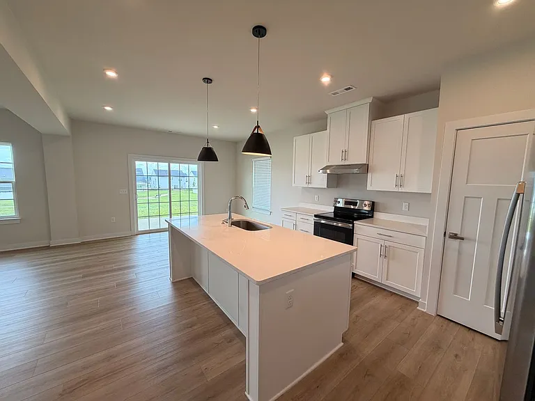 935 Green Valley — Photo 4