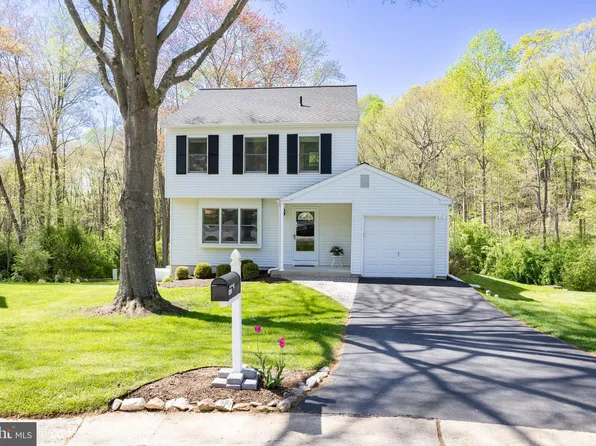 1422 Henry Dr, Downingtown, PA 19335