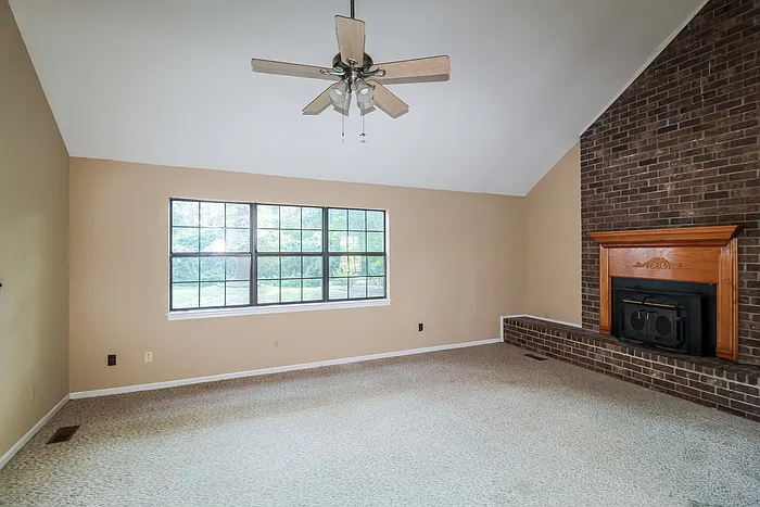 4 bed, 4.5 bath, 2690 sqft, $2,560 — Photo 3
