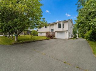 24 Middle Ridge Road, Conception Bay South, NL A1X6B8