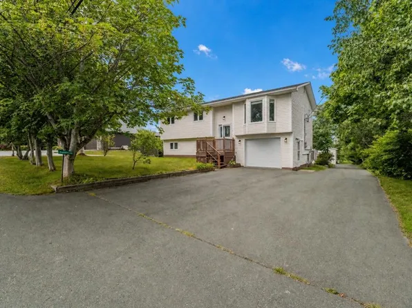 24 Middle Ridge Road, Conception Bay South, NL A1X6B8