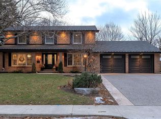 29 Woodside Dr, Hamilton, ON L8T 1C4