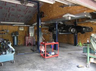 11390 M 60, Three Rivers, MI 49093