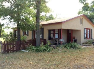 486 E Galveston St, Giddings, TX 78942