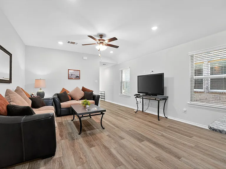 906 Ramble Rd — Photo 6