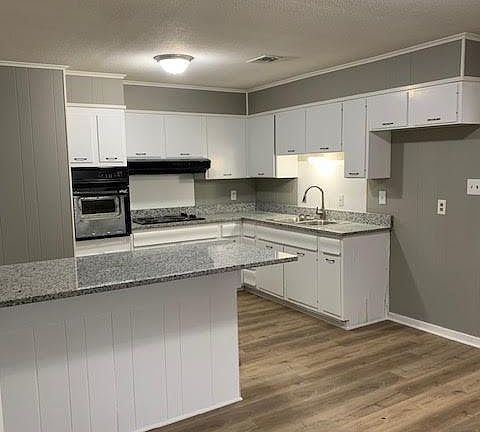 4th image of 11403 Harris Dr