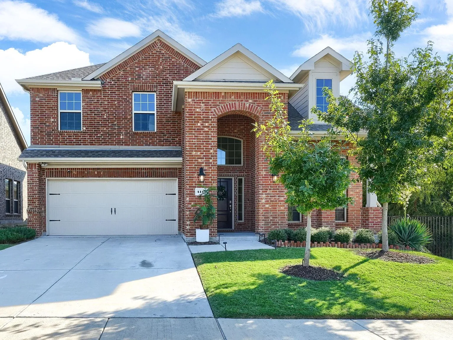 4 bed, 3278 sqft, $3,500 — Photo 2