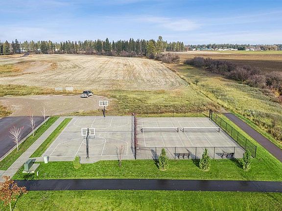 4th image of 587 Saint Regis Dr