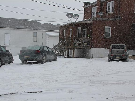 3rd image of 214 2nd Ave