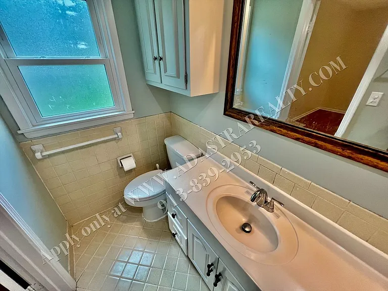 9832 Walmer St — Photo 26