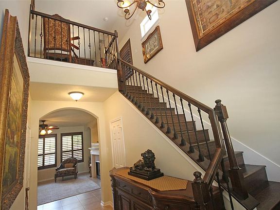 4th image of 15 S Burberry Park Cir
