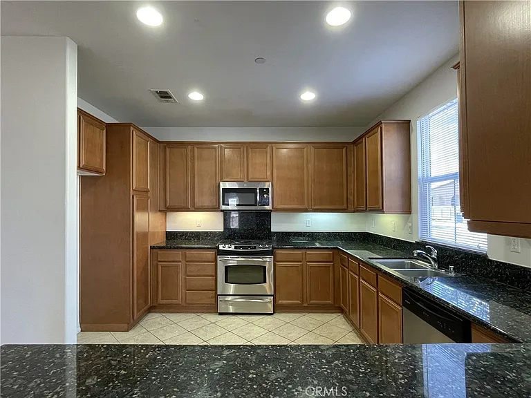 1488 Springfield Way — Photo 7
