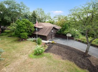 8073 William Dr, Willowbrook, IL 60527