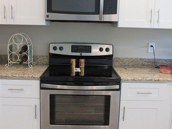 4th image of 408 Evening Falls Dr