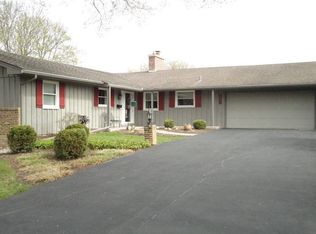 307 Ridge Dr, Dekalb, IL 60115