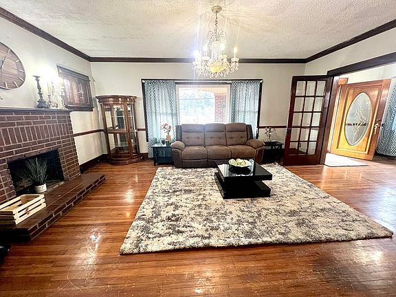 3rd image of 501 Harlan Ave